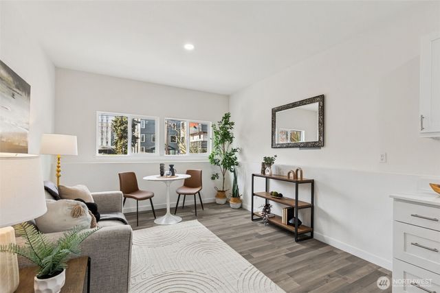 7002 42nd Avenue S, Seattle, WA 98118