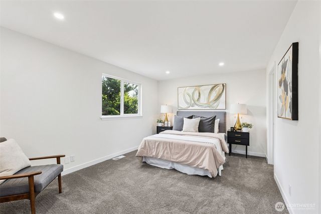 7002 42nd Avenue S, Seattle, WA 98118