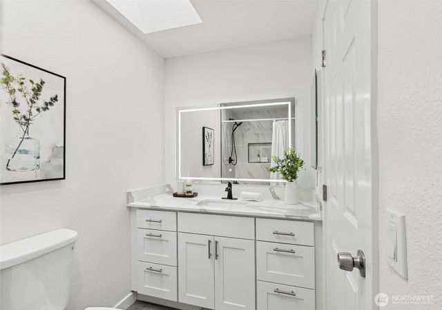 7002 42nd Avenue S, Seattle, WA 98118