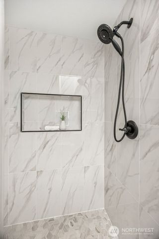 7002 42nd Avenue S, Seattle, WA 98118