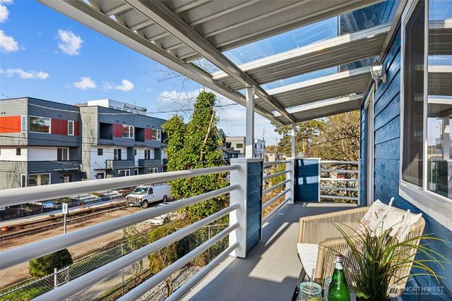 7002 42nd Avenue S, Seattle, WA 98118