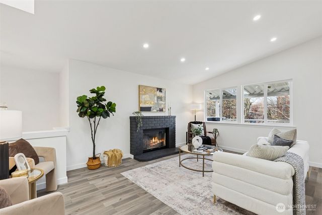 7002 42nd Avenue S, Seattle, WA 98118