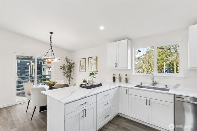 7002 42nd Avenue S, Seattle, WA 98118