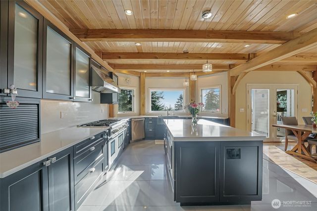 528 Waynes Ridge Circle, Camano Island, WA 98282