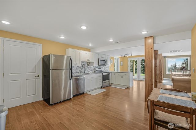 528 Waynes Ridge Circle, Camano Island, WA 98282