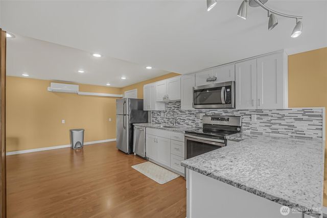 528 Waynes Ridge Circle, Camano Island, WA 98282