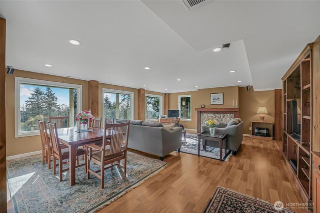 528 Waynes Ridge Circle, Camano Island, WA 98282