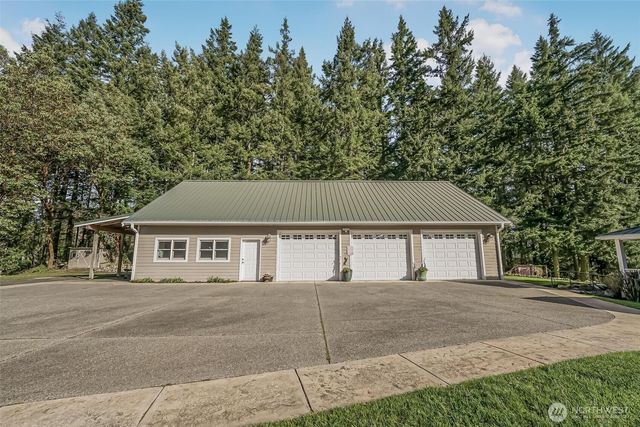 528 Waynes Ridge Circle, Camano Island, WA 98282