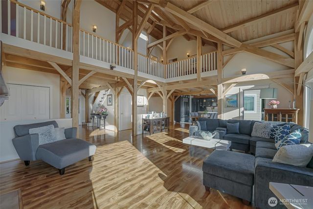 528 Waynes Ridge Circle, Camano Island, WA 98282