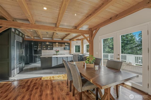 528 Waynes Ridge Circle, Camano Island, WA 98282