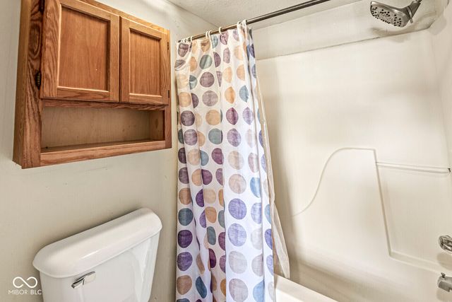 8052 Snug Harbor Lane, Indianapolis, IN 46227
