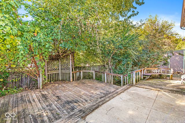 8052 Snug Harbor Lane, Indianapolis, IN 46227