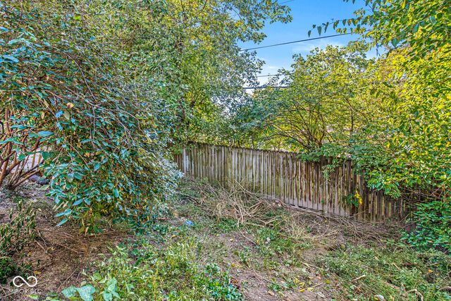 8052 Snug Harbor Lane, Indianapolis, IN 46227