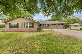 436 Topeka Drive, Woodway, TX 76712