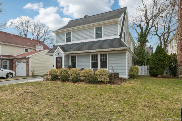 82 Adams Street, Garden City, NY 11530