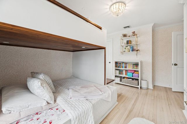 82 Adams Street, Garden City, NY 11530