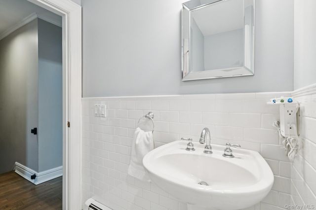 82 Adams Street, Garden City, NY 11530