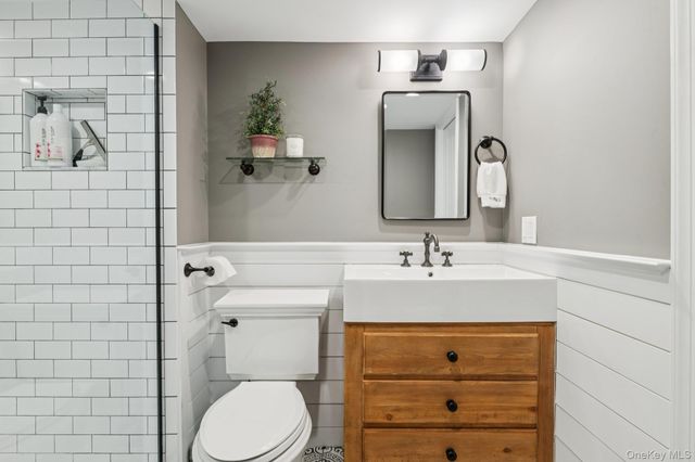 82 Adams Street, Garden City, NY 11530