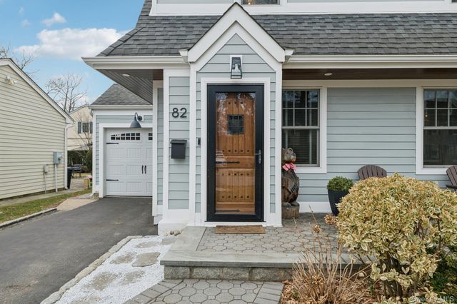 82 Adams Street, Garden City, NY 11530