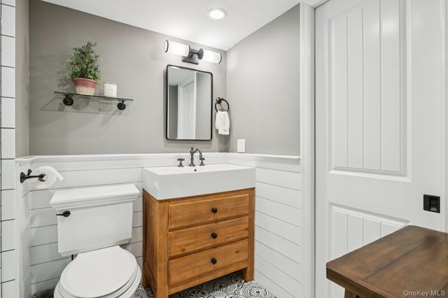 82 Adams Street, Garden City, NY 11530