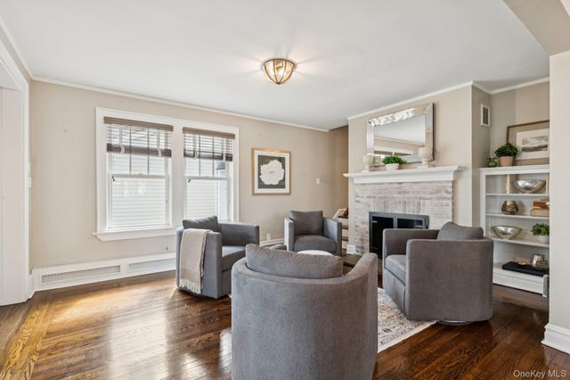 82 Adams Street, Garden City, NY 11530