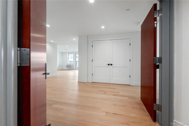 50 W Broadway 1001, Long Beach, NY 11561