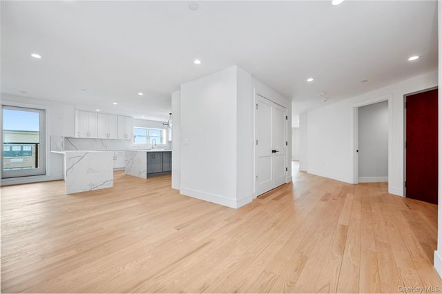 50 W Broadway 1001, Long Beach, NY 11561