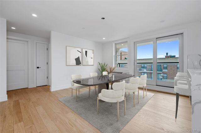 50 W Broadway 1001, Long Beach, NY 11561