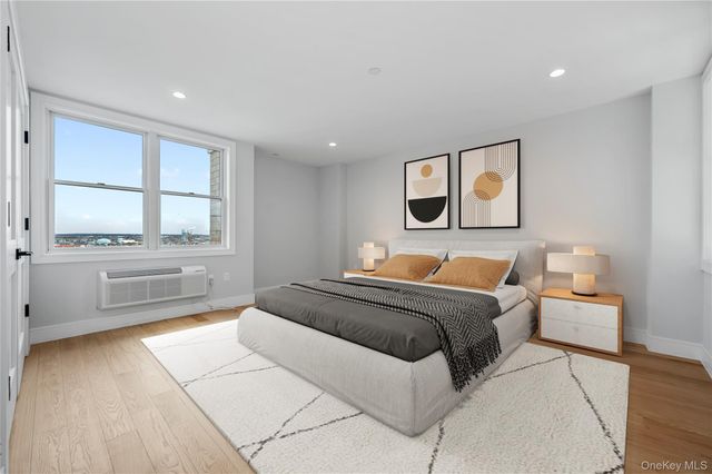 50 W Broadway 1001, Long Beach, NY 11561
