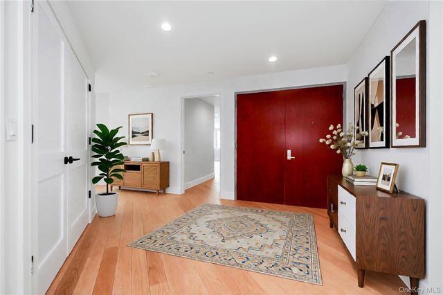 50 W Broadway 1001, Long Beach, NY 11561