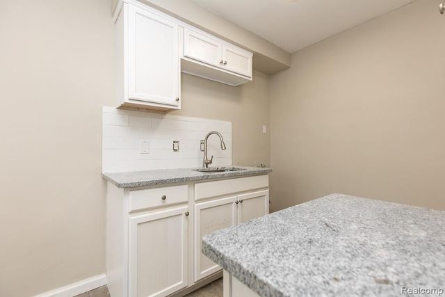 564 Marquette Drive, Detroit, MI 48214