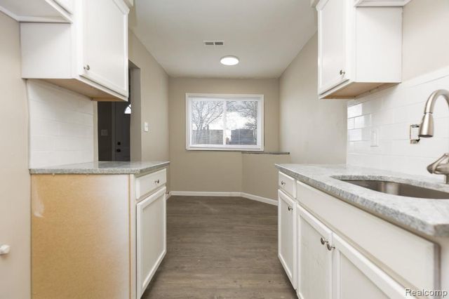 564 Marquette Drive, Detroit, MI 48214