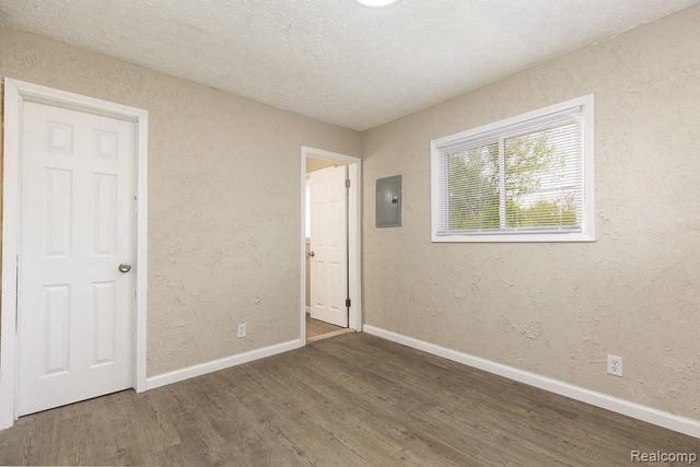 564 Marquette Drive, Detroit, MI 48214