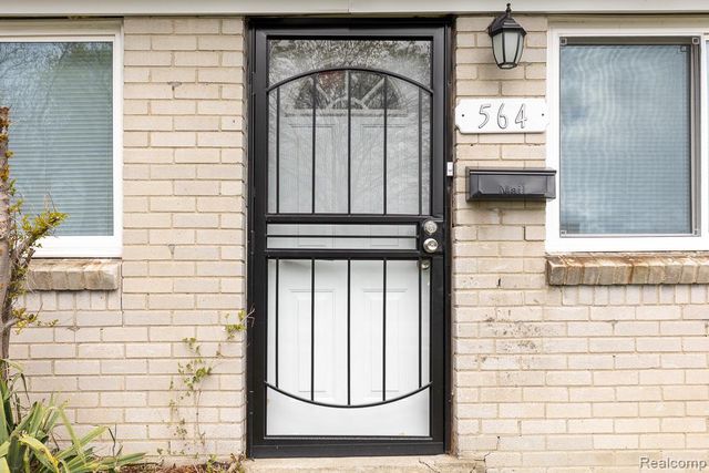 564 Marquette Drive, Detroit, MI 48214