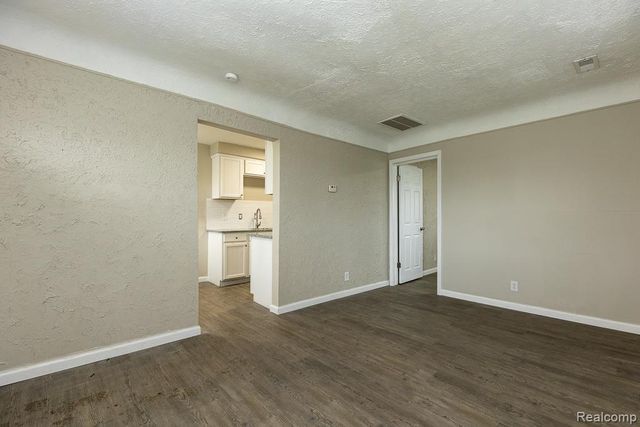 564 Marquette Drive, Detroit, MI 48214