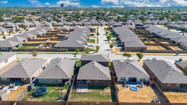 220 Evers Way, Denton, TX 76207