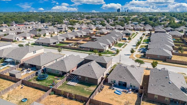 220 Evers Way, Denton, TX 76207