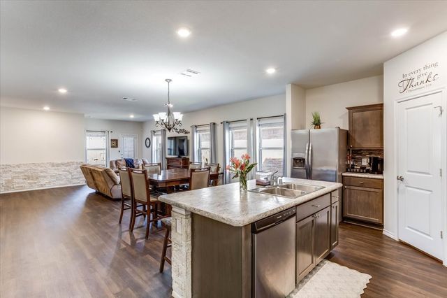 220 Evers Way, Denton, TX 76207