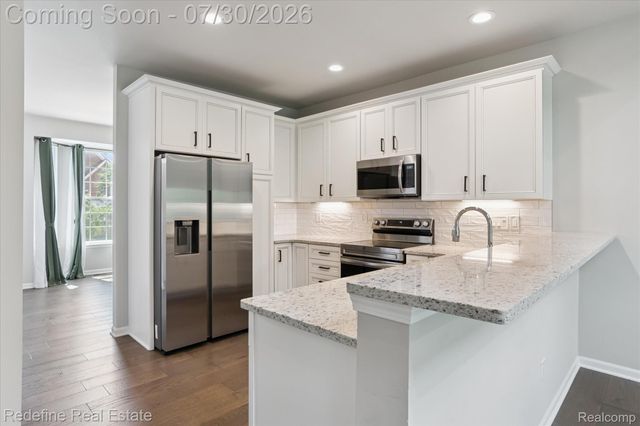 48526 Eastbridge Drive, Canton Charter Township, MI 48188