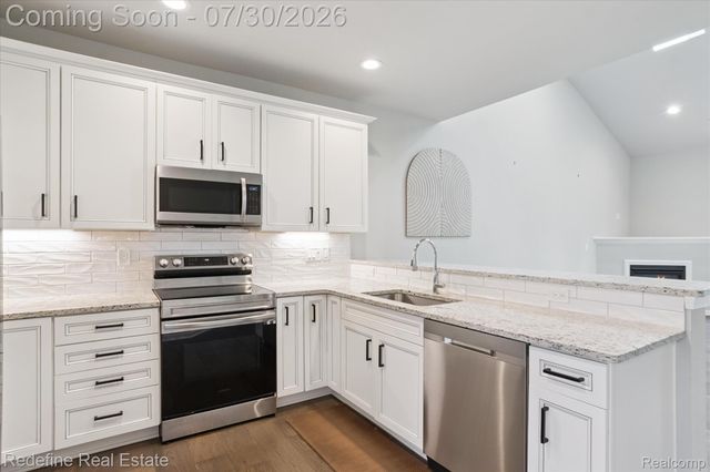 48526 Eastbridge Drive, Canton Charter Township, MI 48188