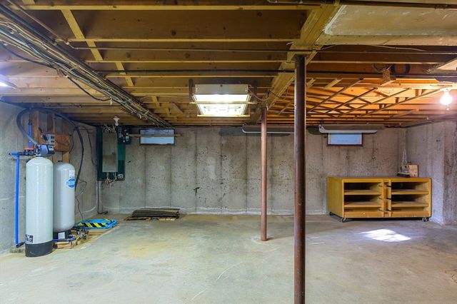 85 Marsh Rd, Barre, MA 01005