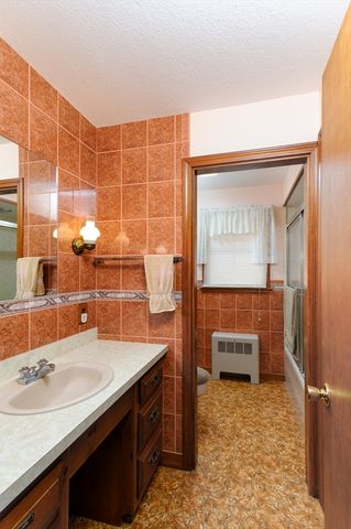 85 Marsh Rd, Barre, MA 01005