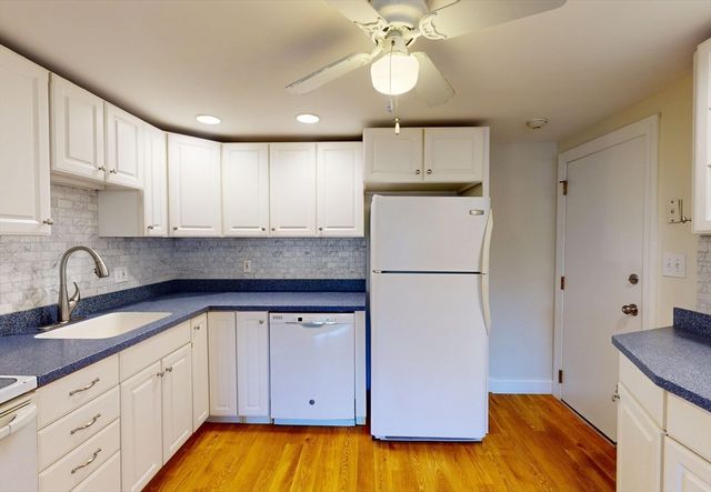 2 Mcdewell Ave 18, Danvers, MA 01923