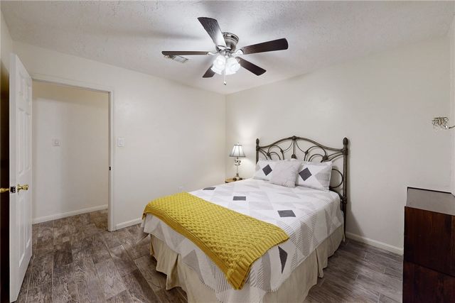 2400 Barak Lane, Bryan, TX 77802