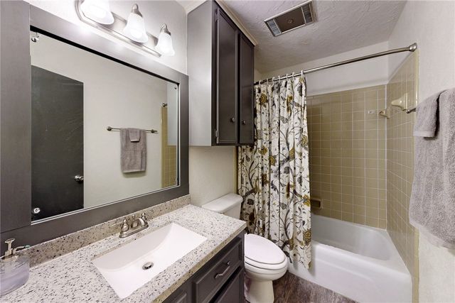 2400 Barak Lane, Bryan, TX 77802