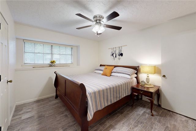 2400 Barak Lane, Bryan, TX 77802