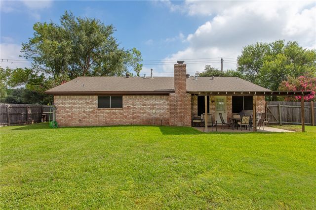2400 Barak Lane, Bryan, TX 77802