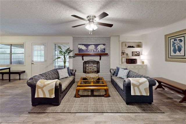 2400 Barak Lane, Bryan, TX 77802