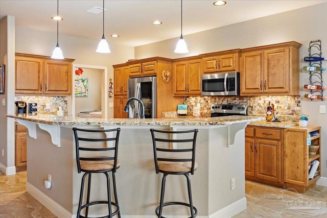 4154 Oak Pointe Dr, Gulf Breeze, FL 32563