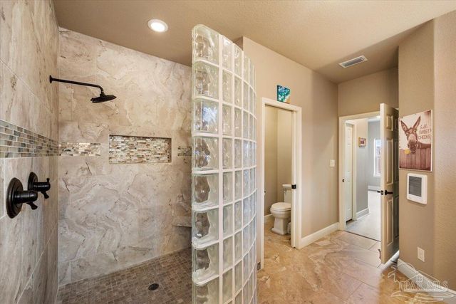 4154 Oak Pointe Dr, Gulf Breeze, FL 32563